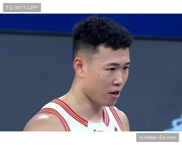 深圳贺希宁17中3手感冰凉 外线失准成失利主因 深圳贺希宁17中3手感冰凉 外线失准成失利主因